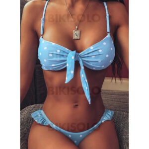 bikini chic à bretelles