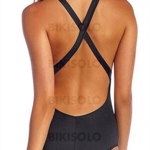une pièce col rond sexy
