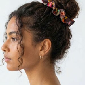 accessoire de cheveux marron floral
