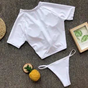maillot à manches courtes et nœud
