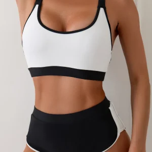 Maillot de bain chic avec brassière et shorty