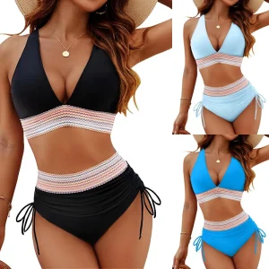 Elégant maillot brassière femme bord de mer