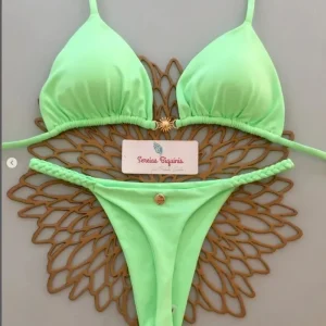Maillot de bain tendance avec tanga moderne