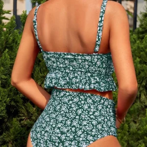 Maillot maternité vert élégant pour la plage