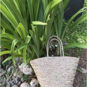 Panier en paille tressée Benoa élégant