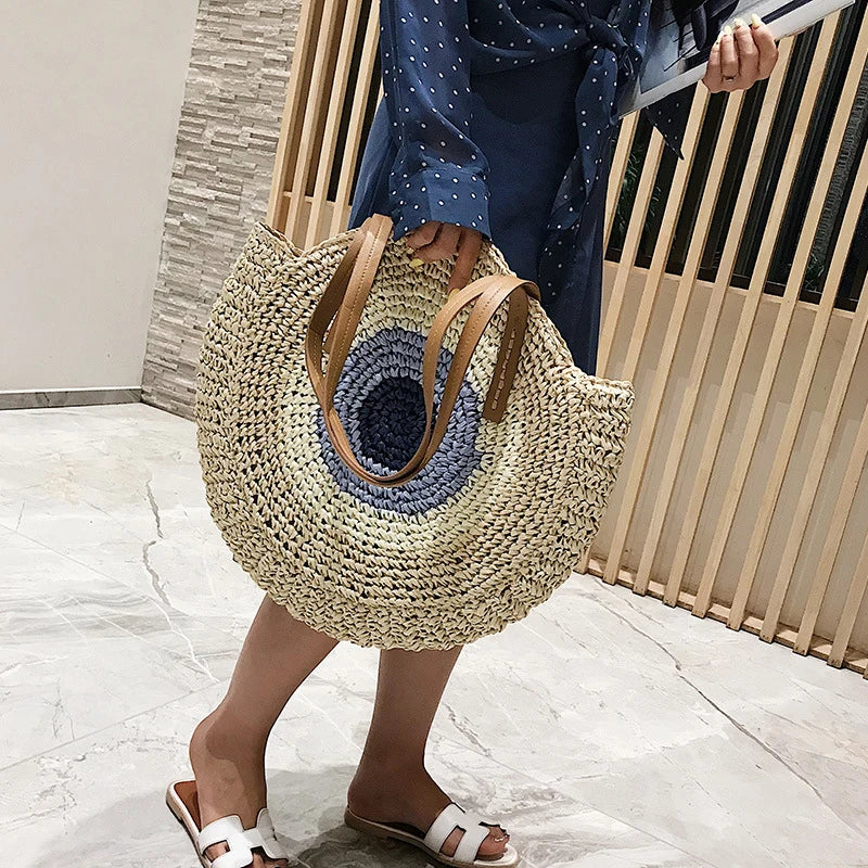 Sac Volterra avec accessoires de plage à l'intérieur