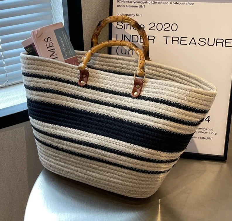 Panier marsala spacieux pour accessoires de plage