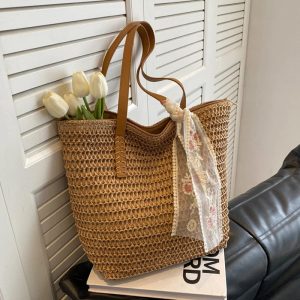 Sac cabas en paille Alina avec anses en cuir