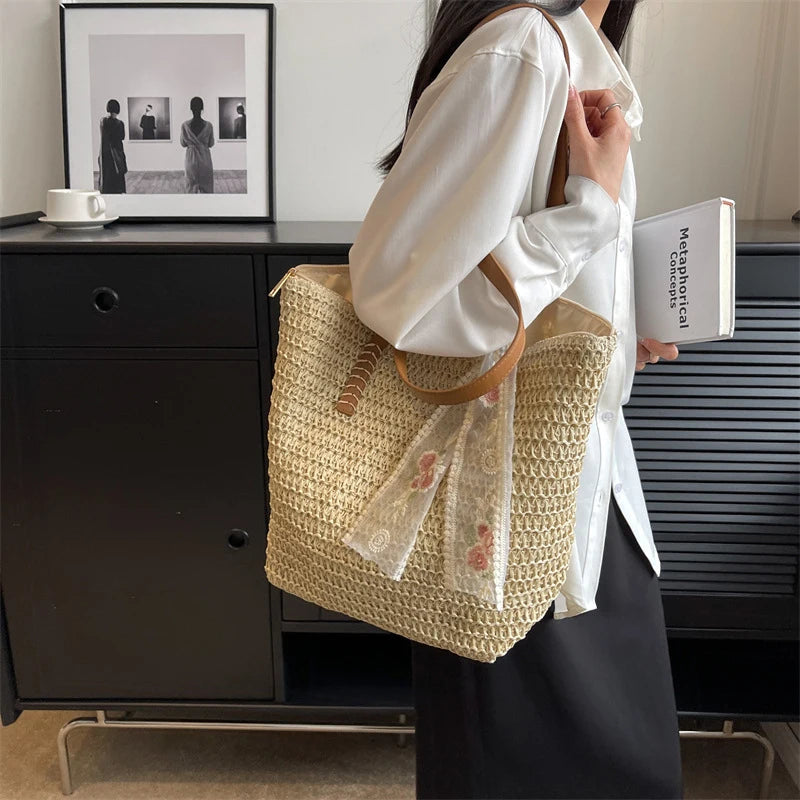 Sac cabas Alina parfait pour l'été en paille