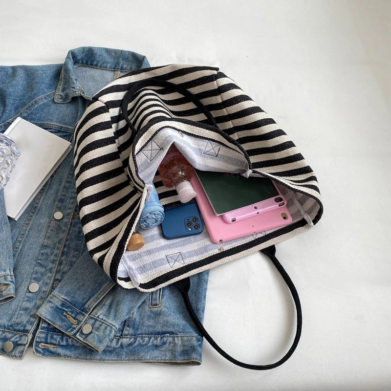 Sac de plage tendance marinière ample