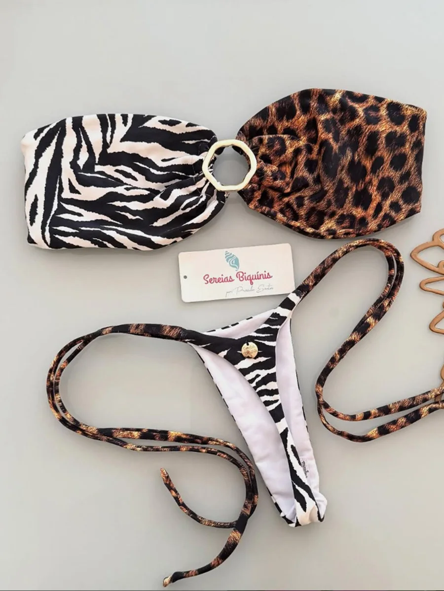 Détail arrière du maillot de bain string ficelle chic élégant