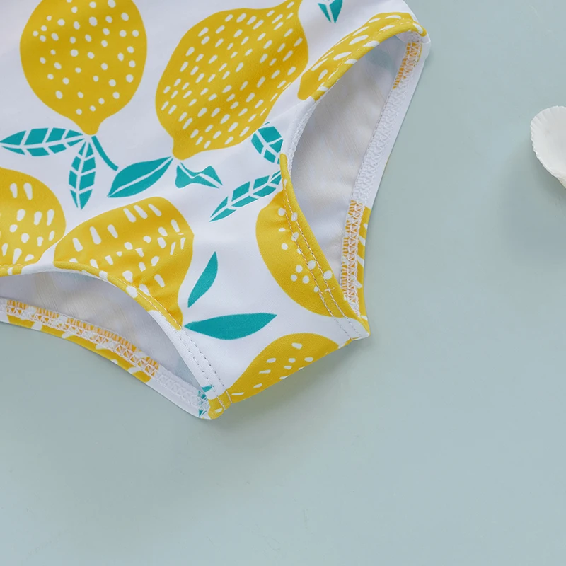 Design frais et estival pour maillot de bain fille