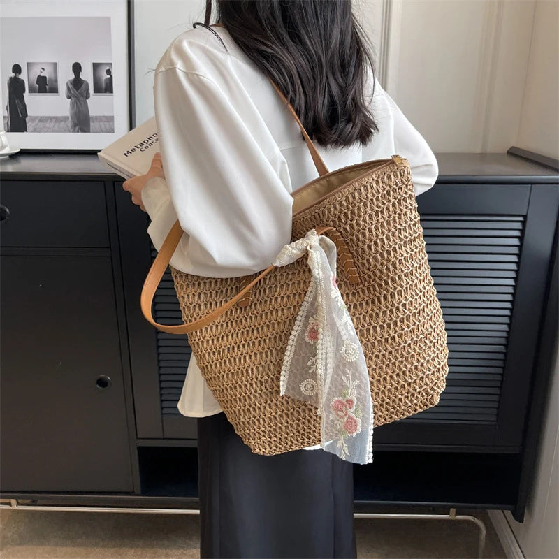 Poches intérieures du sac cabas en paille Alina