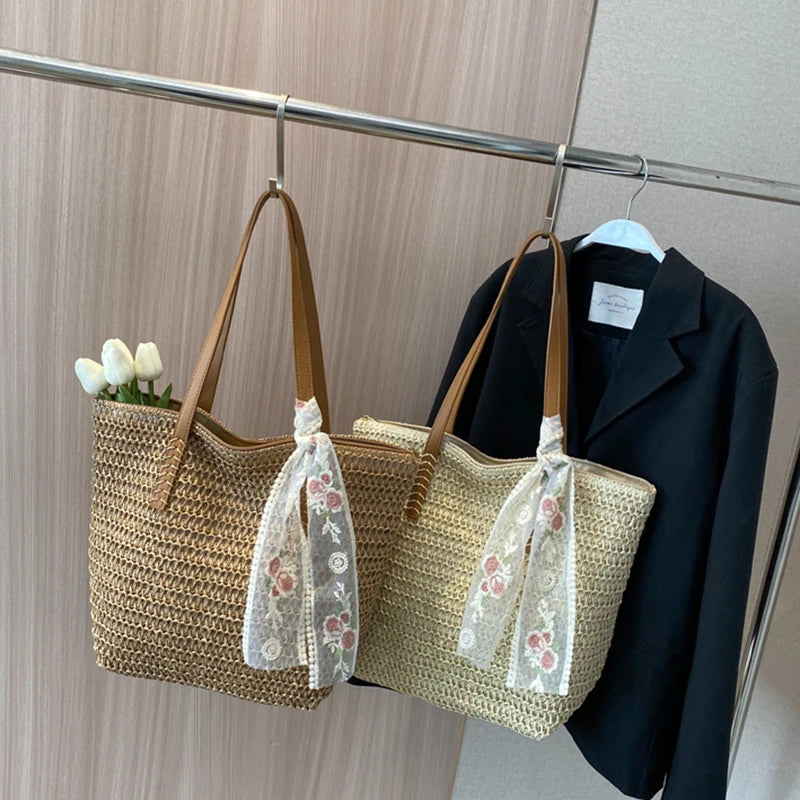 Détails de tissage du sac cabas en paille Alina