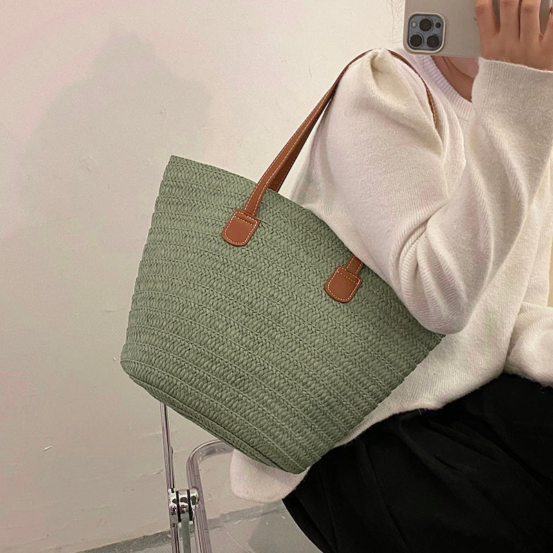 Luxueux sac à main en osier avec finitions cuir