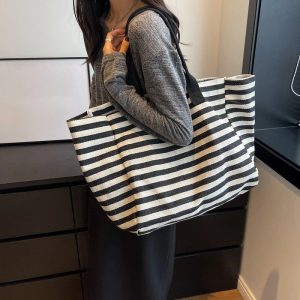 Sac marin en toile rayée pour la plage