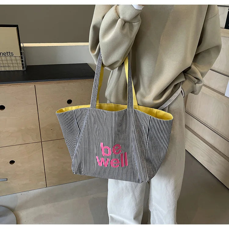 Maxi Tote Bag Gyail avec accessoires de mode