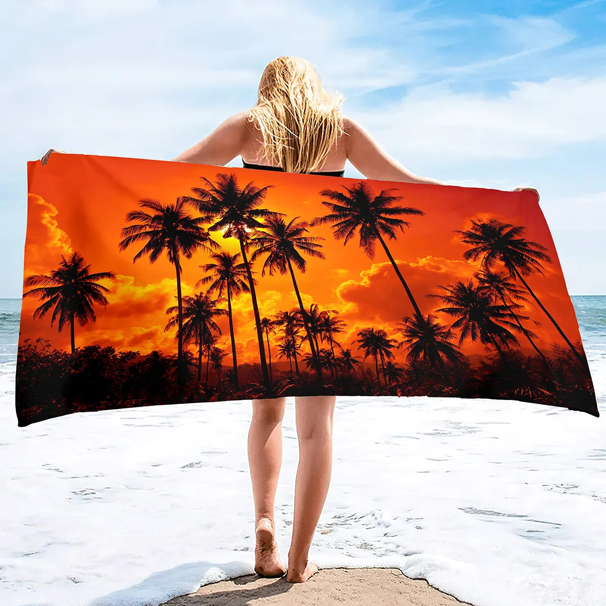 Serviette de plage sur fond de ciel bleu