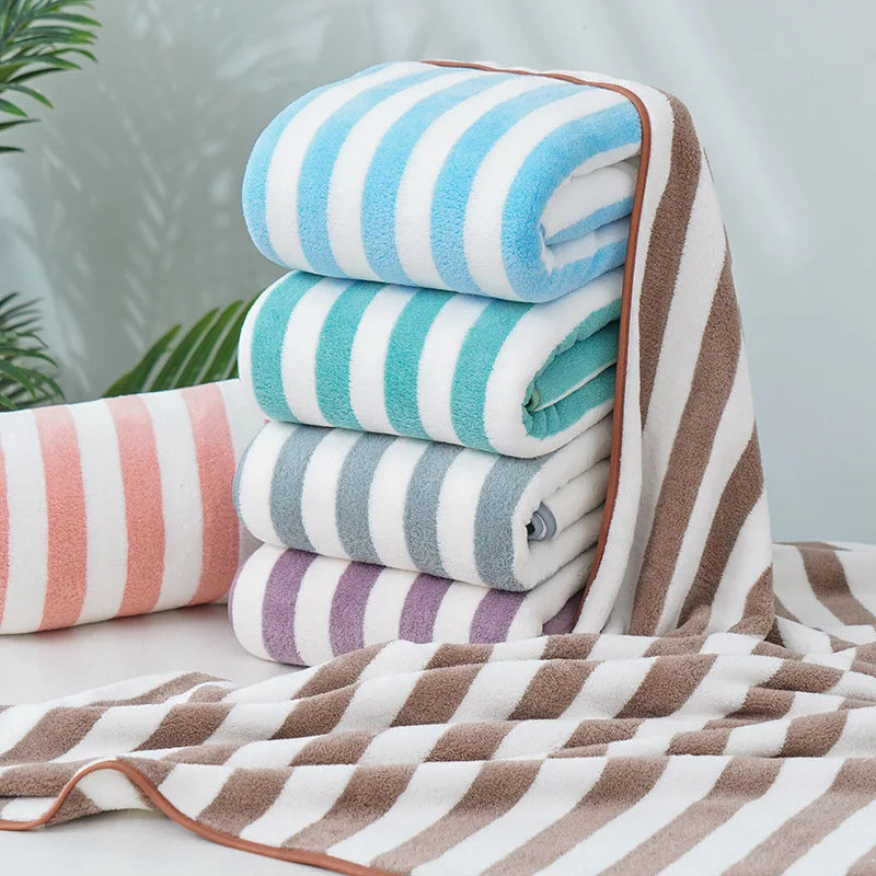 Serviette de plage à motif rayé