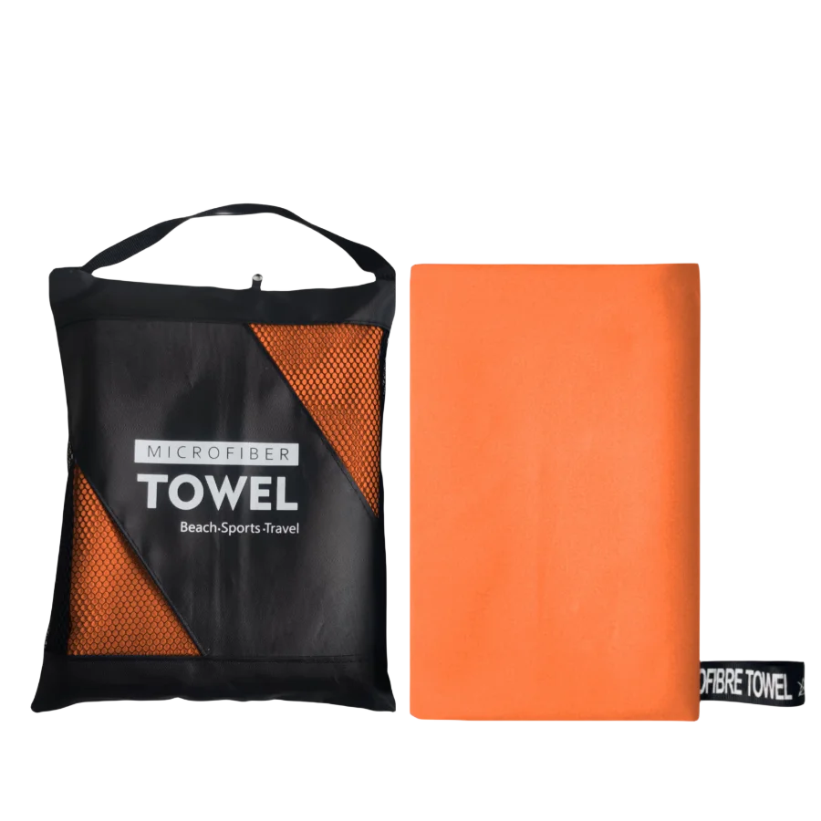 Design élégant de serviette de plage sans sable pliée