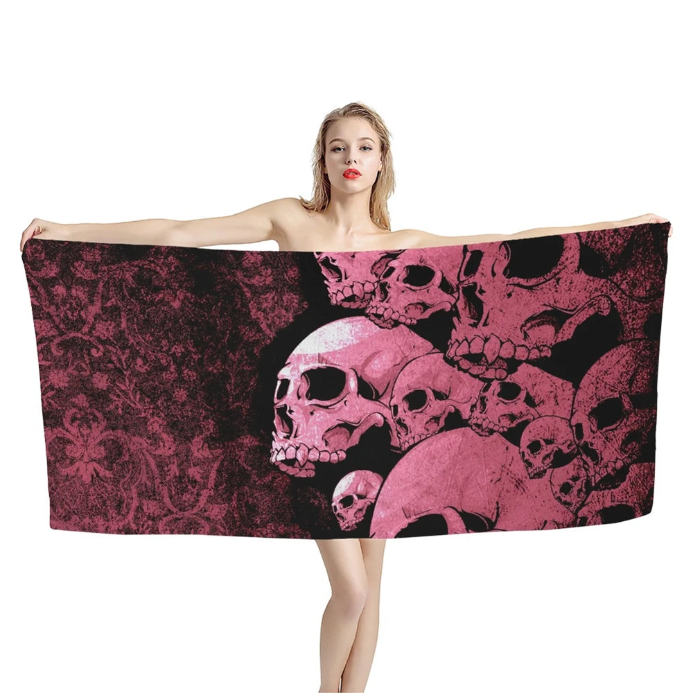 Design crâne gothique sur serviette de plage