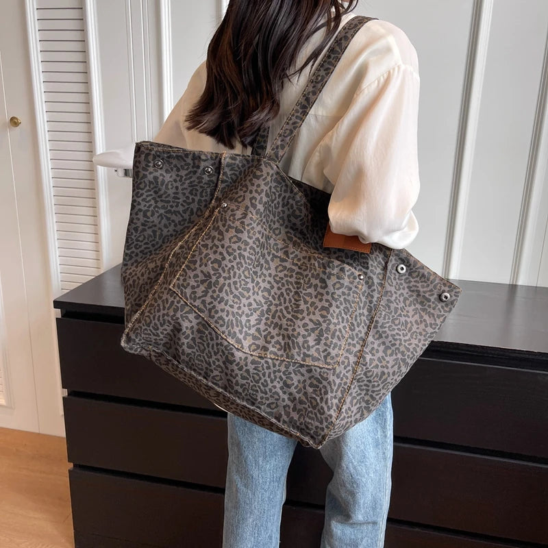 Motifs exotiques sur le sac de plage Selva