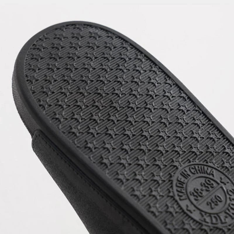 Claquettes homme pour style tendance à la plage