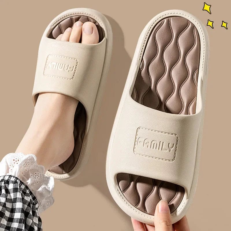 Zoom sur les sandales Aqua Walk avec coquillages