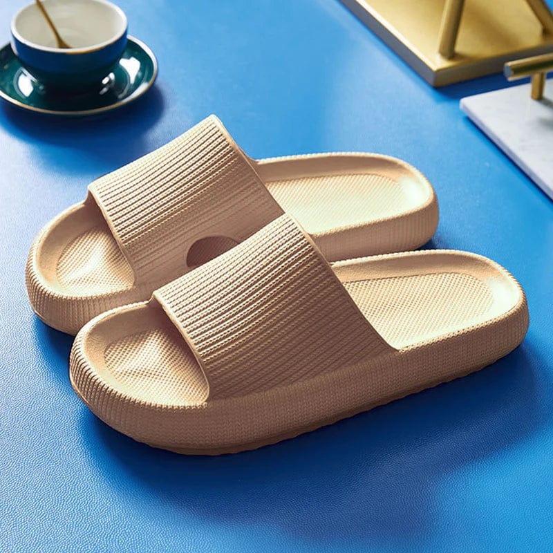 Claquettes polyvalentes pour plage et jardin