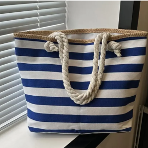 Vue de face du sac de plage Kyra avec fermeture éclair