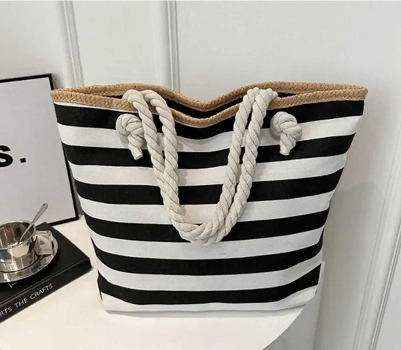 Sac de plage Kyra posé sur le sable